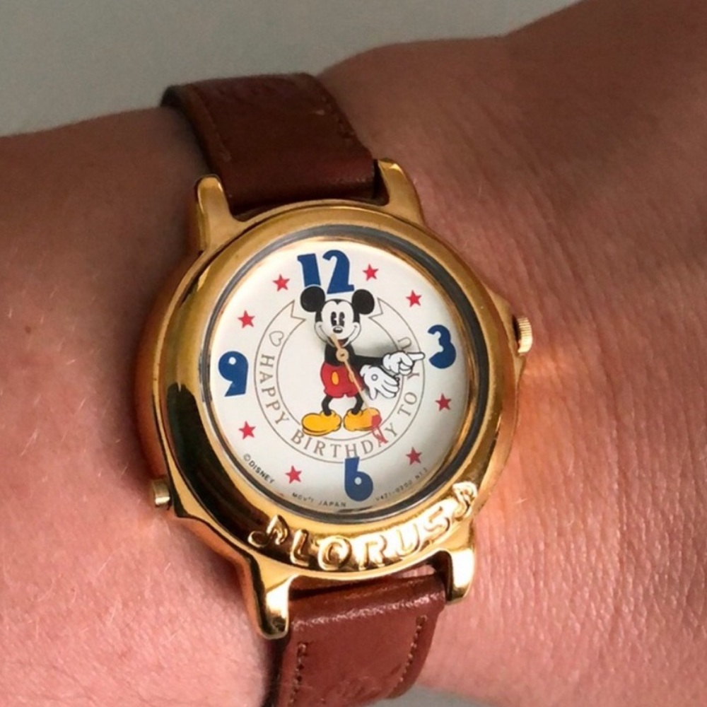 Mickey Mouse MUSICAL watch .
